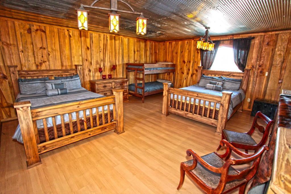 Hotel Diamonds Old West à Murfreesboro Extérieur photo
