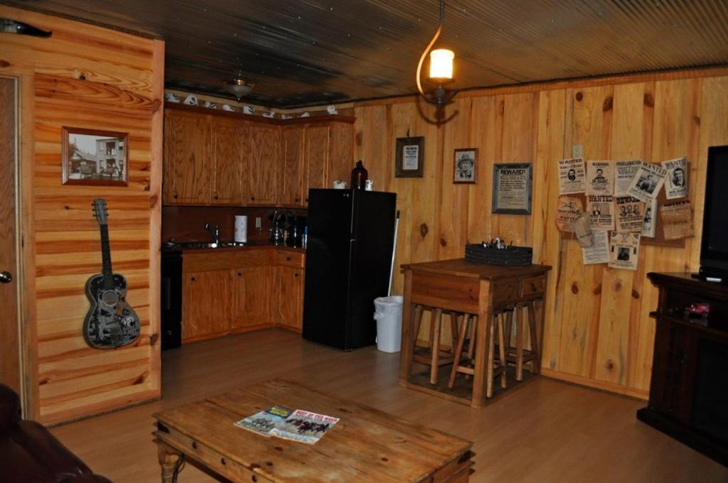 Hotel Diamonds Old West à Murfreesboro Extérieur photo