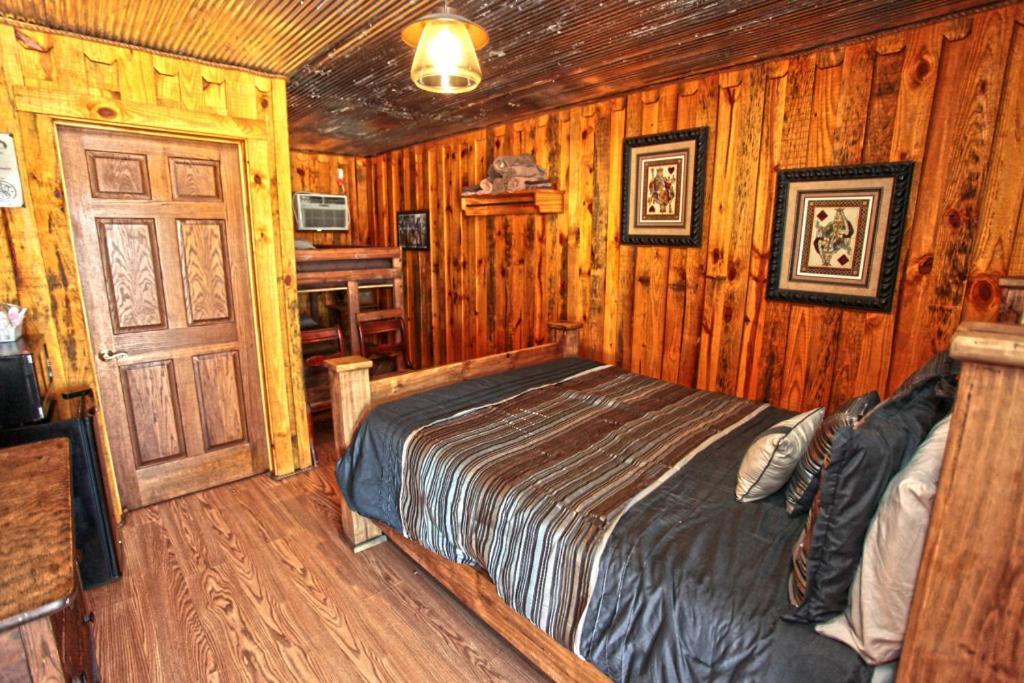 Hotel Diamonds Old West à Murfreesboro Extérieur photo